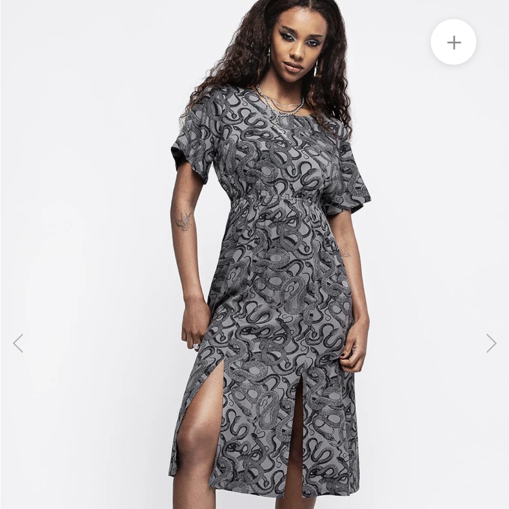Disturbia Ophidia Snakes Print Open Back Midi Dress - Grey US ) NWT